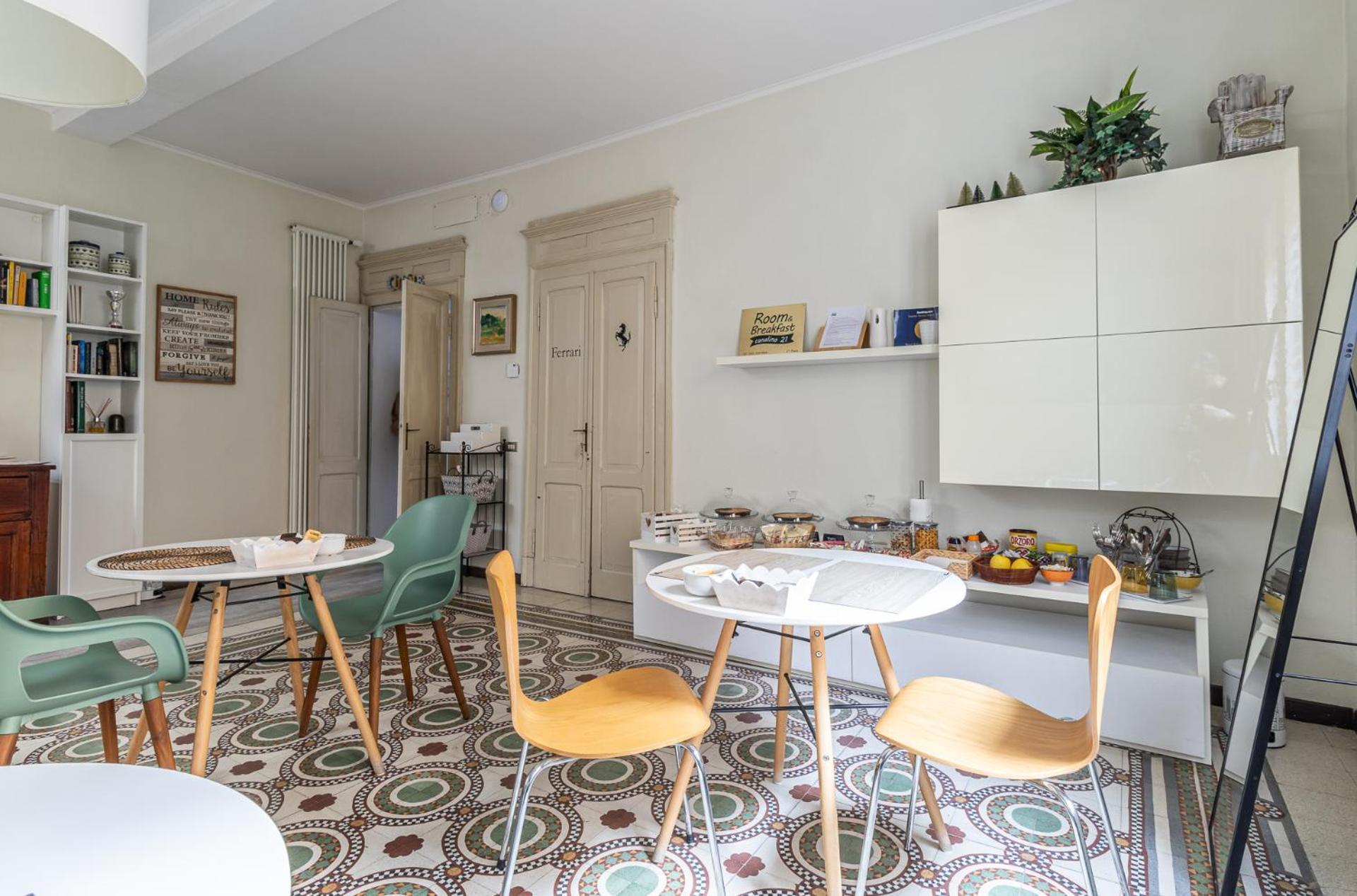 Room & Breakfast Canalino 21 Модена Екстериор снимка