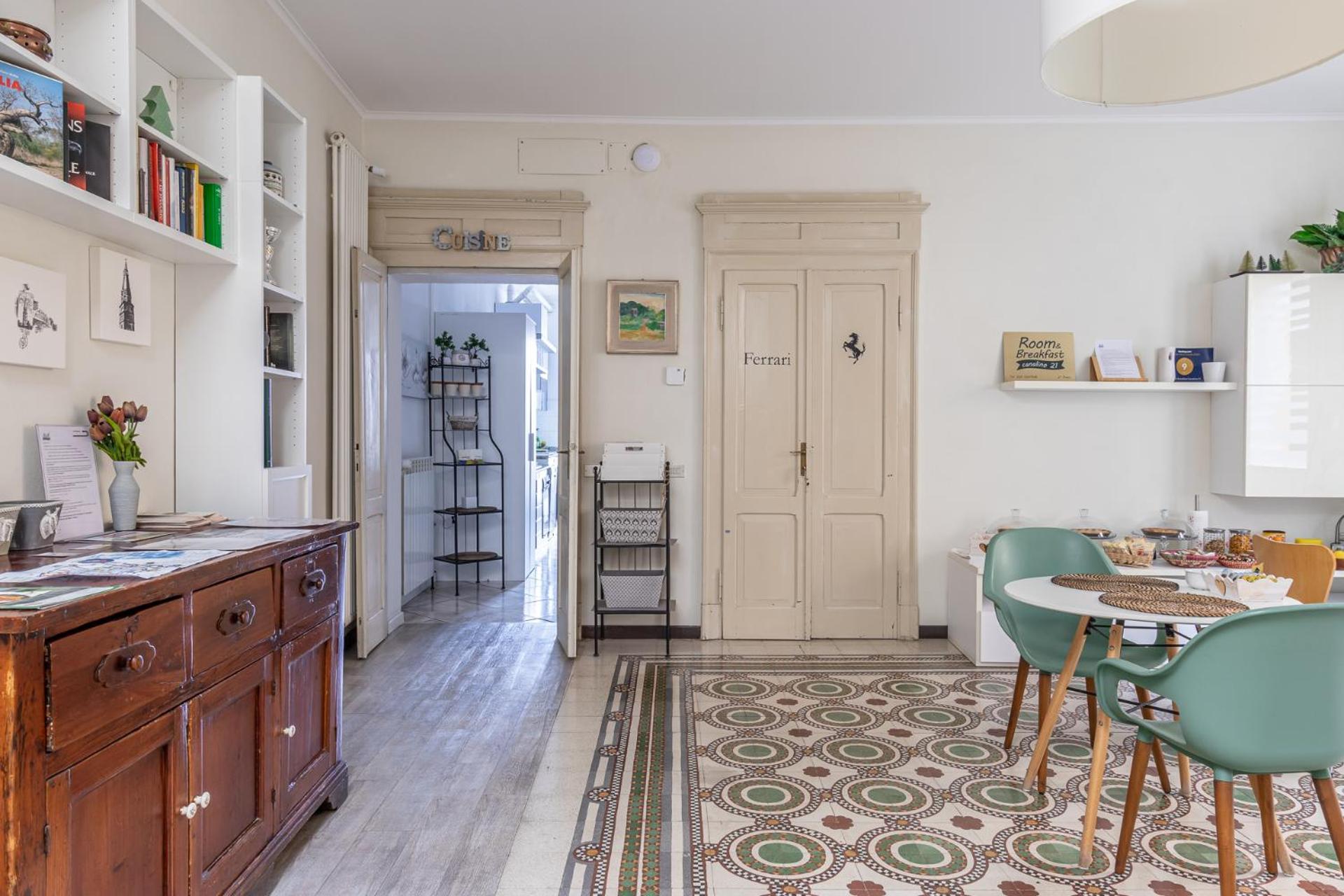 Room & Breakfast Canalino 21 Модена Екстериор снимка