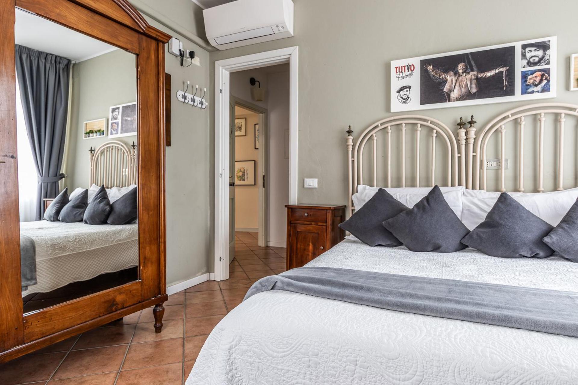 Room & Breakfast Canalino 21 Модена Екстериор снимка