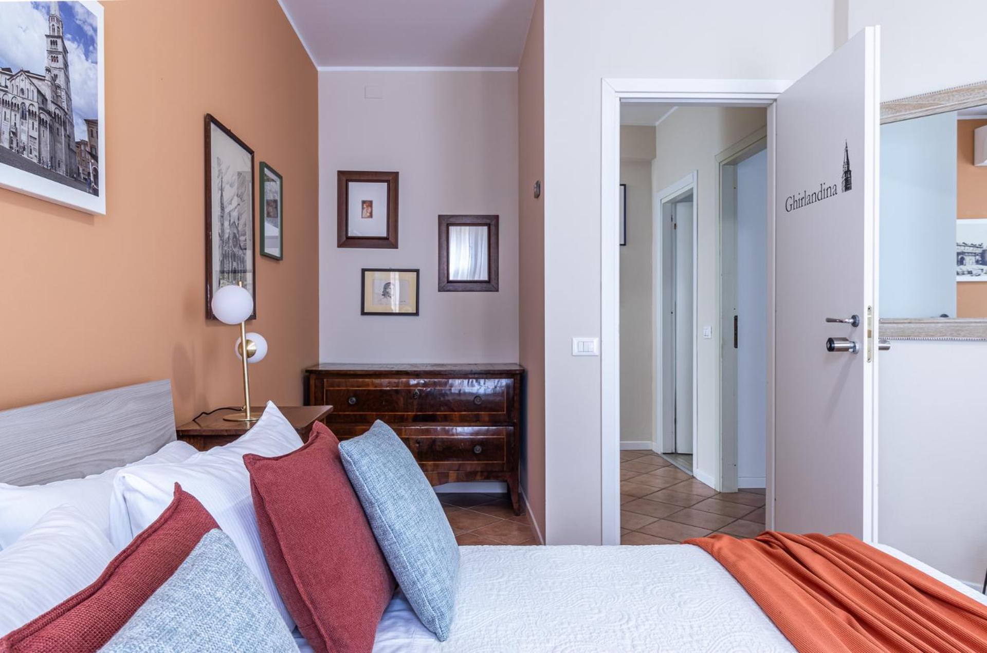 Room & Breakfast Canalino 21 Модена Екстериор снимка