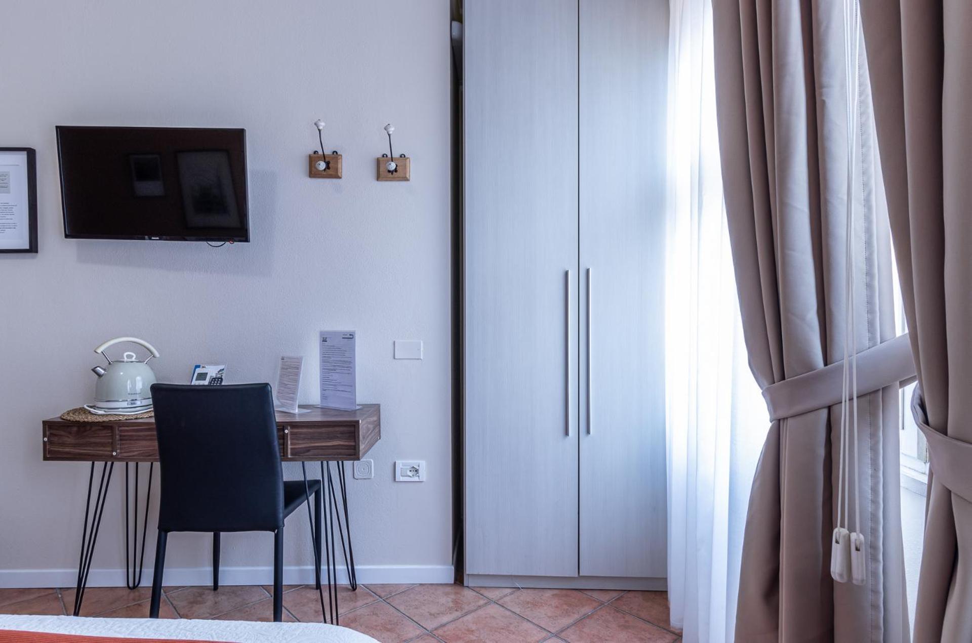 Room & Breakfast Canalino 21 Модена Екстериор снимка