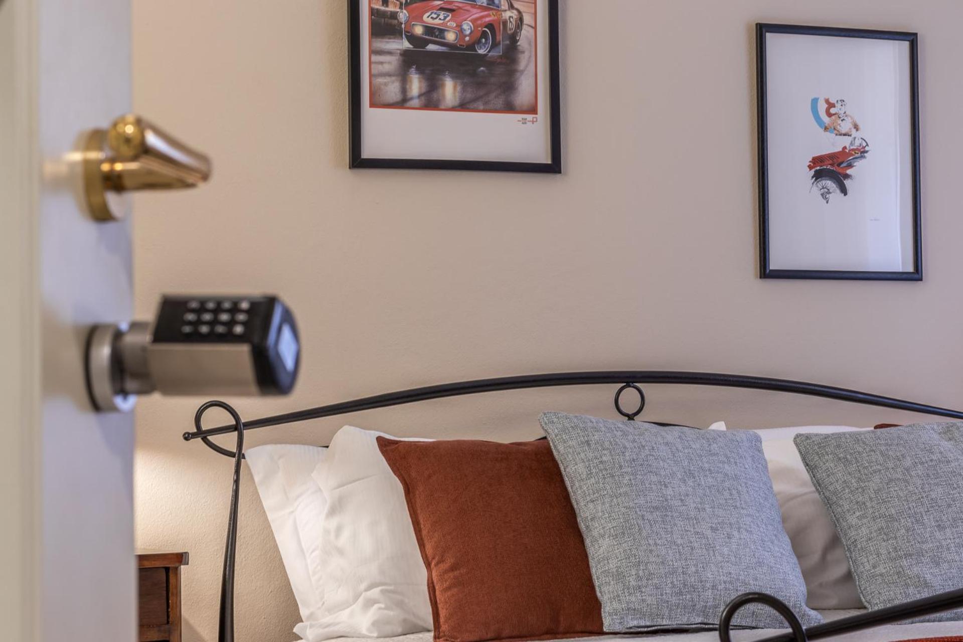 Room & Breakfast Canalino 21 Модена Екстериор снимка